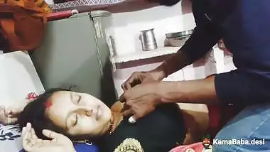Husband fucks his desi wife’s pussy in couple sex