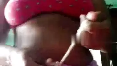 Mature Tamil sex aunty fingering her big pussy