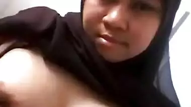 hijabi hot girl showing her hot boobs and pussy