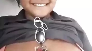 Huge Indian boob show MMS selfie video