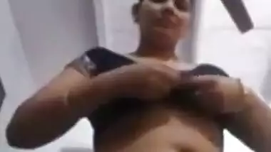 MATURE DESI AUNTY GETTING OFF ALL THE CLOTHES