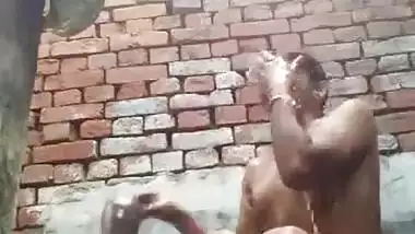Amritsar Bhabhi Taking Shower
