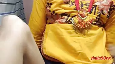 North Indian babe fucked in yellow salwar