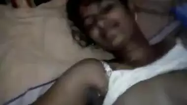 Desi bhabi sucking