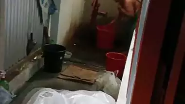 Bhabhi bathing outdoor sex mood caught by devar