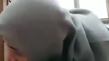 Hijabi girl sucks her stepbrother’s dick in Bangladeshi porn