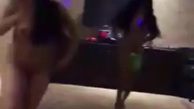 Naughty Pakistani girls loves nude dance they so fucking slim, Desi mms sex