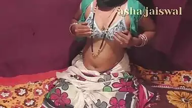 Anal virgin of Desi origin takes XXX antenna in ass for the first time