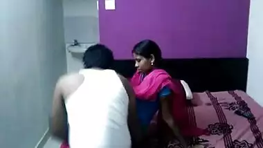 Mature Tamil couple fuck hard in hotel