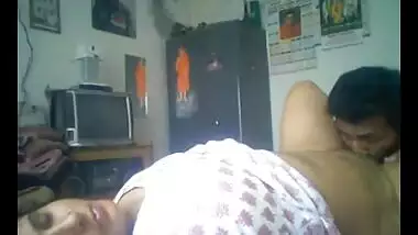 Indian mom sex video of a man sucking a cunt