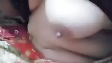 Desi woman thinks her sexy XXX watermelons deserve to be filmed