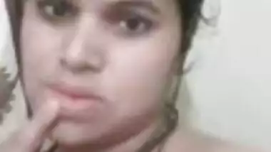 Naughty Bhabhi teasing boobs show