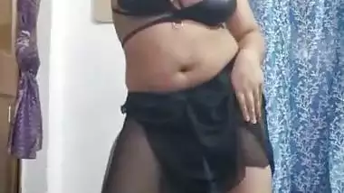 Bengali dancing girl with big boobs bouncing