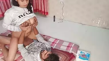Bearded Desi man thrusts erect cock into sister's cunt in MMS vid