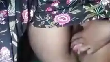 Desi village girl fingering at home viral MMS