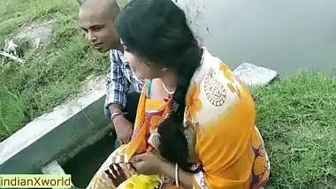 Indian Hot beautiful bhabhi sex! Hot indian village sex