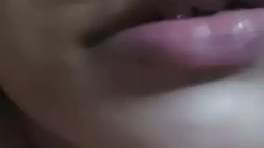 Close up selfie video of desi bhabhi showing nude body