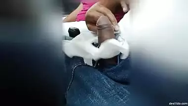 Desi couple on highway mutual masturbation in car in public