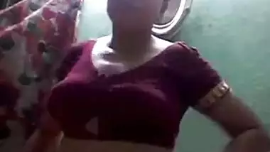 Bengali Boudi Stripping Masturbating