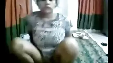 Indian babe Ummi on live cam show spreading her...