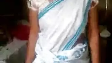 Desi Village Woman Showing Hairy Pussy