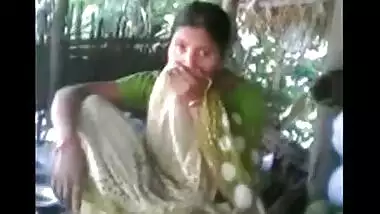 Village aunty showing boobs leaked mms