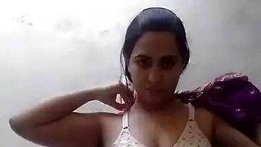 Paki Bhabhi Nude Show