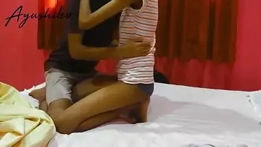 sri lankan school couple romantic leaked sex video අයේෂ නංගිගෙ චූටි කුක්කු