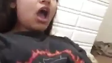 Hindi Girl Masturbating Selfie Video