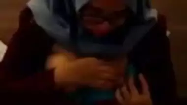 Hijab Girl Showing Boobs To Boyfriend, Little Blowjob