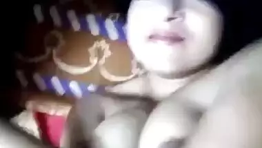Busty Bengali Desi bitch showing her nude sexy XXX pussy