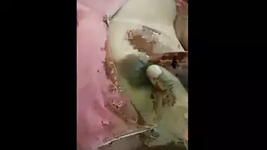 Indian handjob clip of a horny office aunty