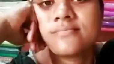 Mallu chechi showing boobs on video call