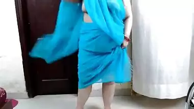 Indian stepmom peeing