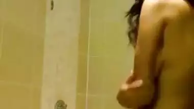 Desi gal with round XXX tits finds courage to film sex video in bath
