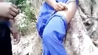 Desi couple record themselves having sex outdoor in public park, caught leaks mms