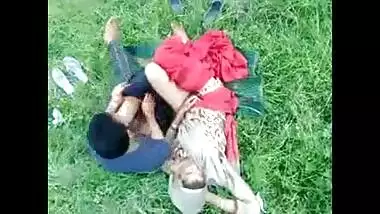 Pakistani outdoor sex video leaked on the net