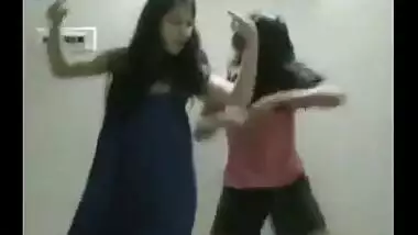Funny Hot Snake Dance Paki Girls