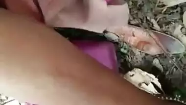 desi girl in saree and showing her pink pussy open area sex