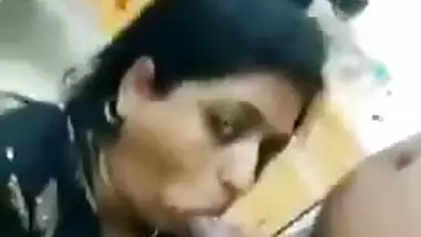 Mature Desi XXX wife sucking dick of her husband MMS