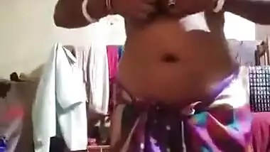 Boudi Shows her boobs and pussy