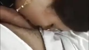 Paki Bhabhi Blowjob and Boob Showing Part 1