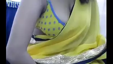 Sexy Indian big boobs milf bhabhi in saree teases and seduces
