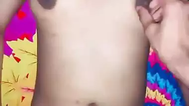 Guy plays with GF’s small boobs in Bengali sex video
