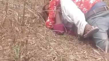 Dehati village fuck video caught redhanded