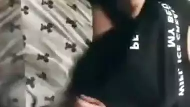 Possessor of natural Indian chest flashes it in inverted porn video