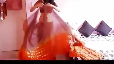 Young desi wife free porn clips of wearing sari
