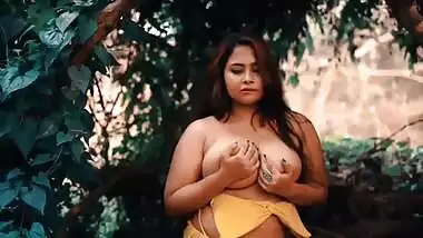 Indian Hot Model Parna Big Boobs Part 2