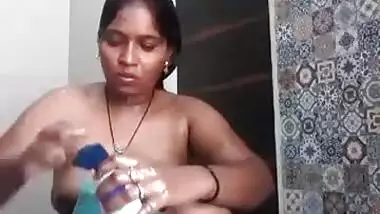 Sexy Desi bhabi Bathing