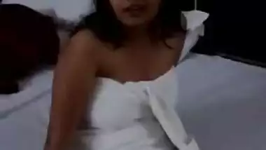 Indian girl doesn't want to flash XXX bodies for husband's amateur porn